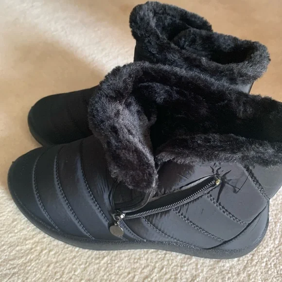 Soft sole side zipper winter booties from Amazon. Never worn. - Picture 7 of 9